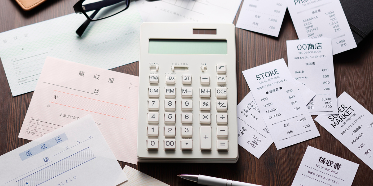 accountant support header How does an accountant help with business decisions?